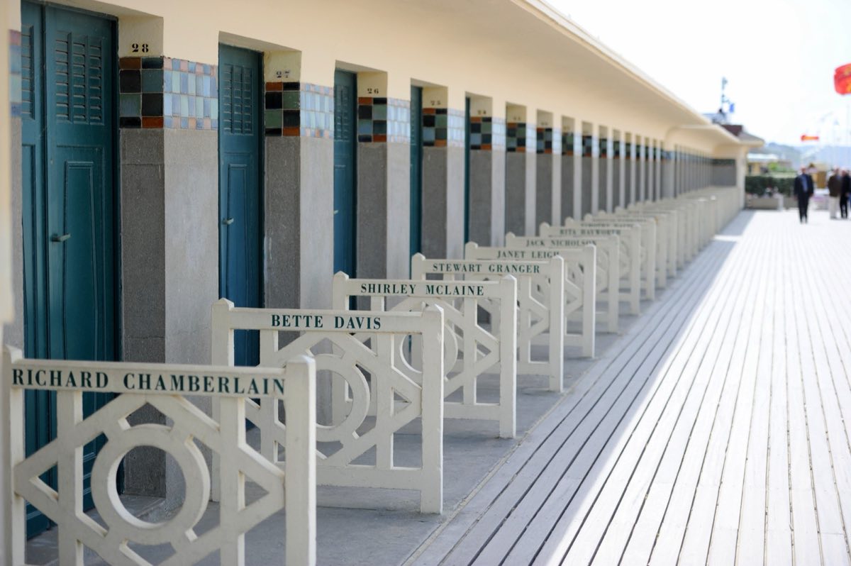 Les Planches de Deauville, promenade en bois le long de la plage